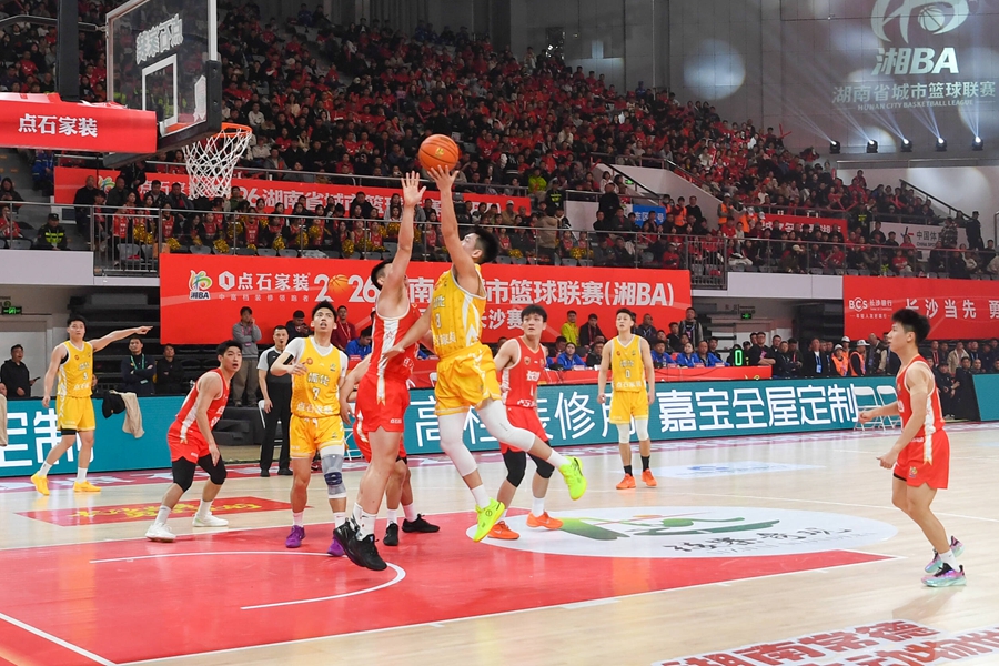 3月27日晚，2026湖南省城市籃球聯(lián)賽（湘BA）開(kāi)幕式舉行，懷化隊(duì)和長(zhǎng)沙隊(duì)進(jìn)行揭幕戰(zhàn)。